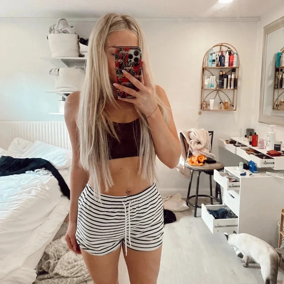 H&M Pants - H&M shorts S